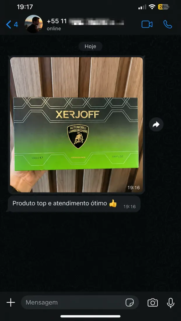 Cliente com a caixa do Xerjoff: produto top e atendimento otimo